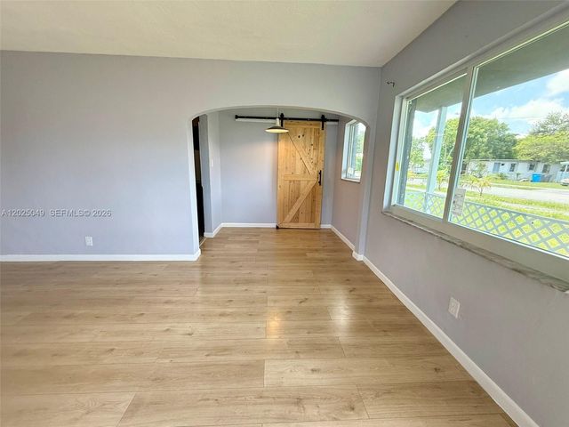 4030 SW 28th St, West Park, FL 33023