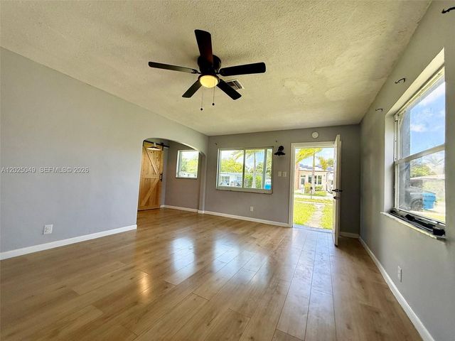 4030 SW 28th St, West Park, FL 33023