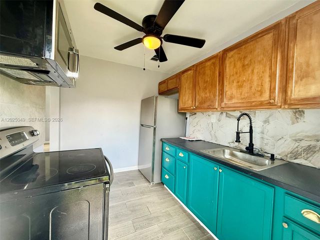 4030 SW 28th St, West Park, FL 33023
