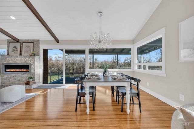 936 N Arlington Dr, Eagle, ID 83616