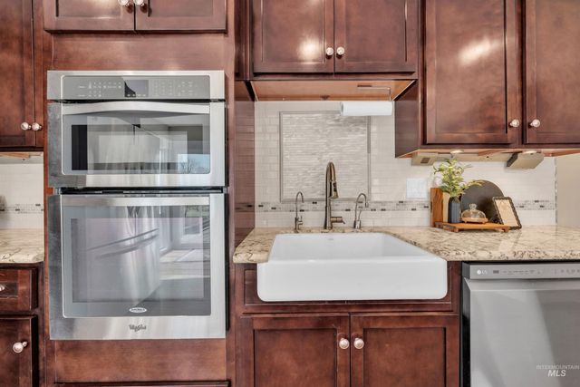 936 N Arlington Dr, Eagle, ID 83616