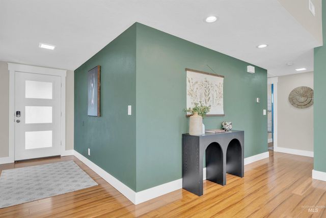 936 N Arlington Dr, Eagle, ID 83616