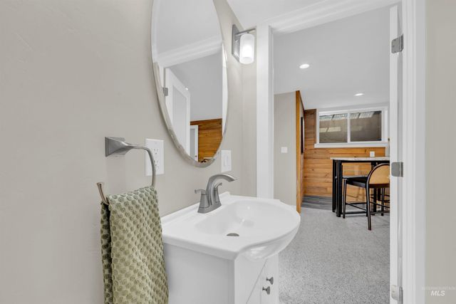 936 N Arlington Dr, Eagle, ID 83616