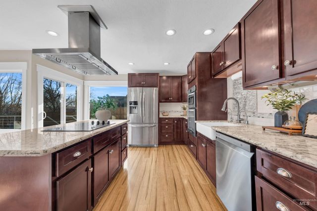 936 N Arlington Dr, Eagle, ID 83616