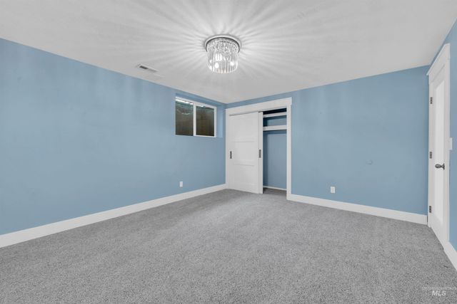 936 N Arlington Dr, Eagle, ID 83616