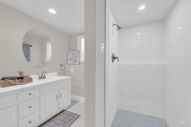 936 N Arlington Dr, Eagle, ID 83616