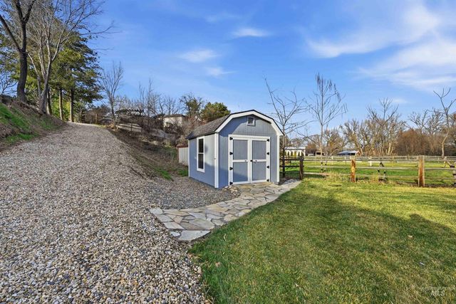 936 N Arlington Dr, Eagle, ID 83616