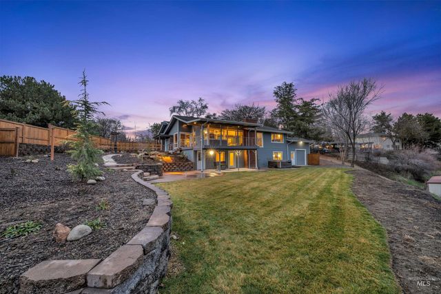 936 N Arlington Dr, Eagle, ID 83616