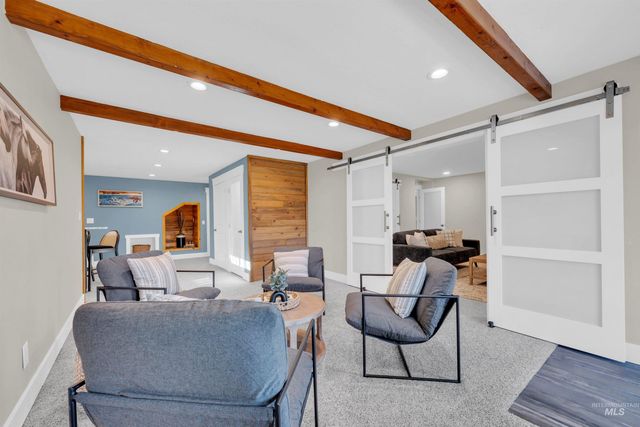 936 N Arlington Dr, Eagle, ID 83616