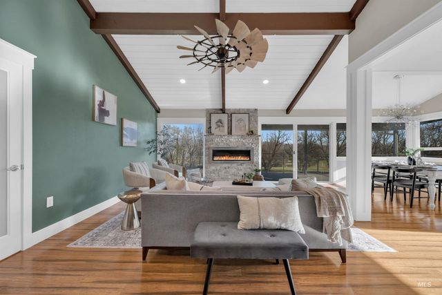 936 N Arlington Dr, Eagle, ID 83616