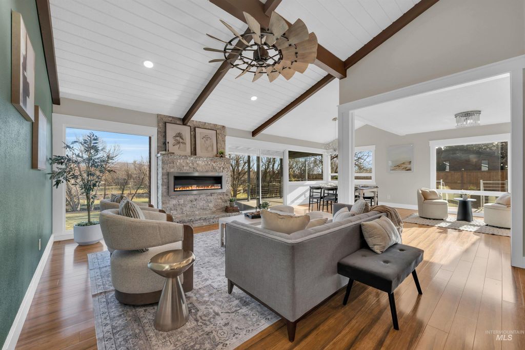 936 N Arlington Dr, Eagle, ID 83616 photo 2