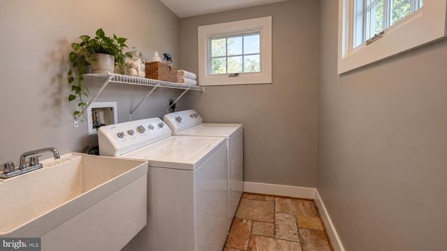 8203 BUCKLAND MILL RD, Gainesville, VA 20155