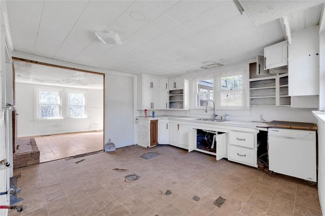 705 Old Seneca Road, Central, SC 29630