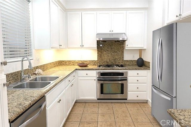 858 Calaveras, Corona, CA 92878