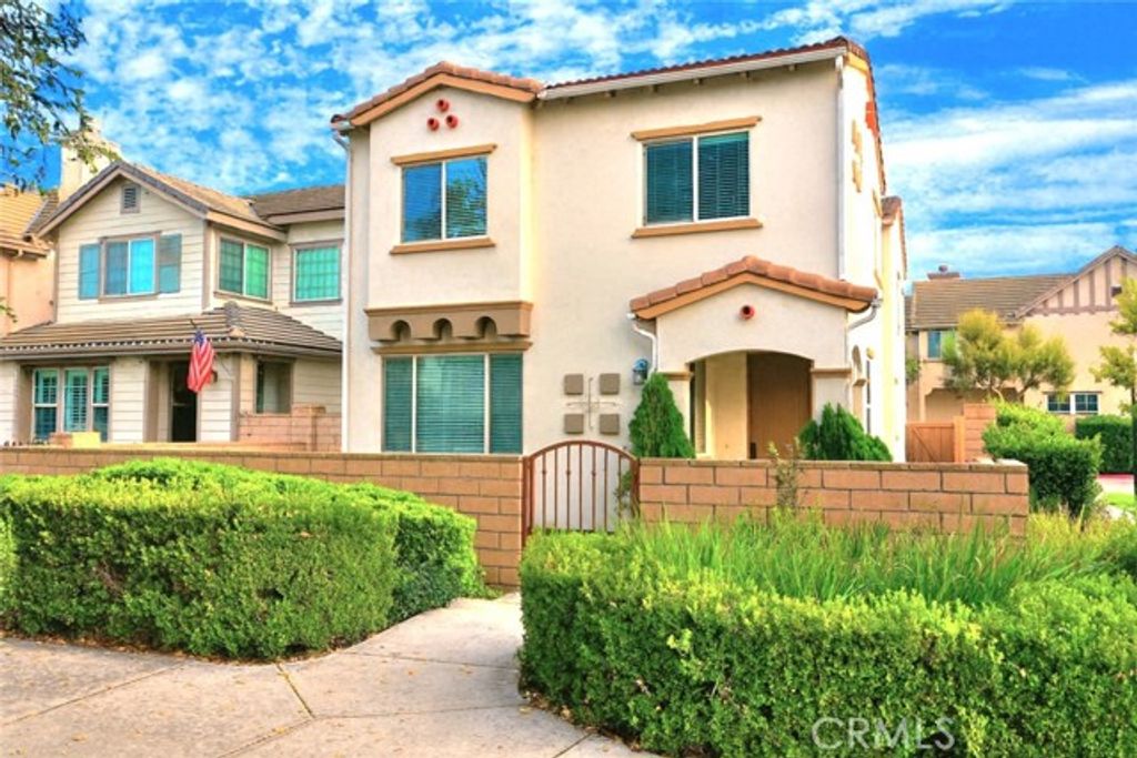 858 Calaveras, Corona, CA 92878