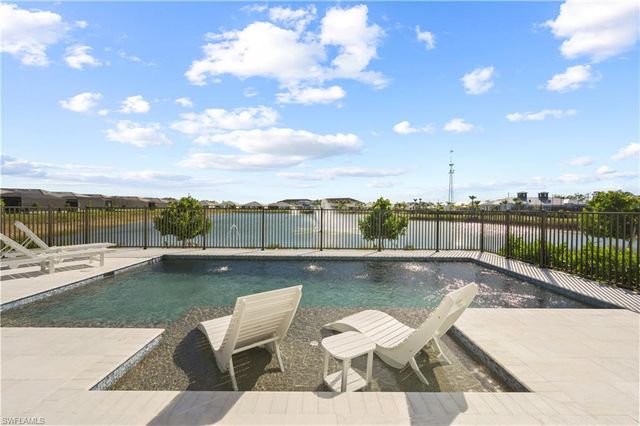 9072 Wisteria WAY, Naples, FL 34114