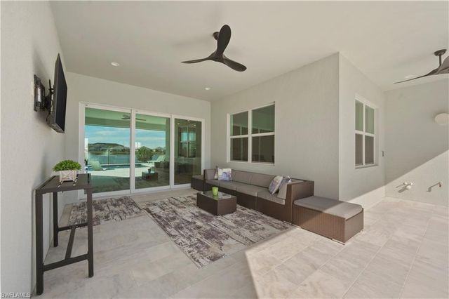 9072 Wisteria WAY, Naples, FL 34114