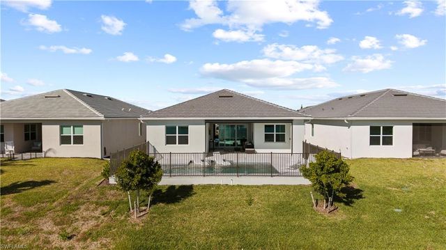 9072 Wisteria WAY, Naples, FL 34114