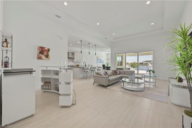 9072 Wisteria WAY, Naples, FL 34114