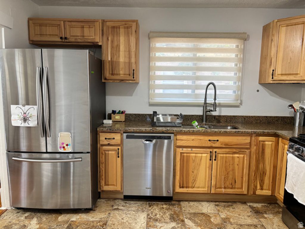 2555 S IOWA AVE, Ogden, UT 84401 — photo 3