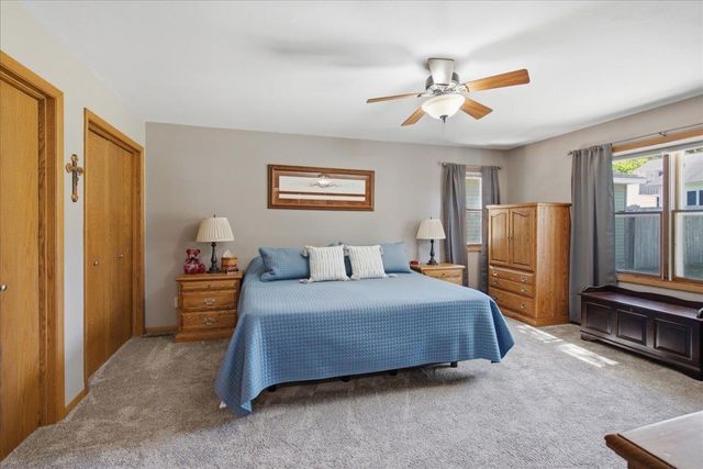 2208 Oxford Lane, Cedar Falls, IA 50613