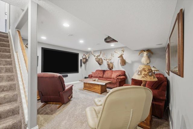 2208 Oxford Lane, Cedar Falls, IA 50613