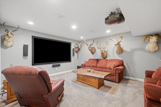 2208 Oxford Lane, Cedar Falls, IA 50613