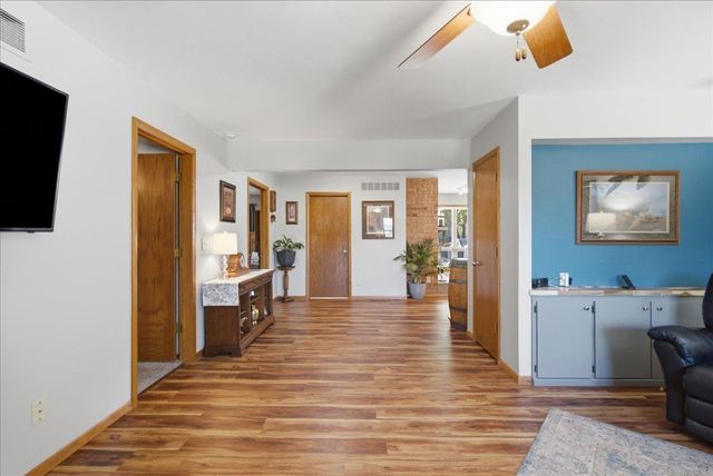 2208 Oxford Lane, Cedar Falls, IA 50613