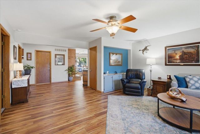 2208 Oxford Lane, Cedar Falls, IA 50613