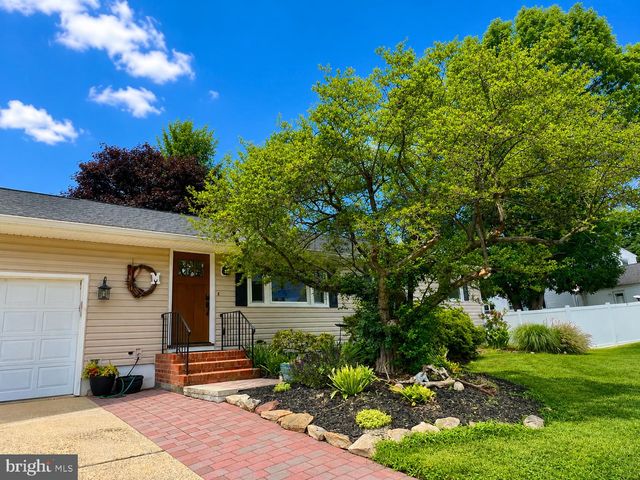 4 RUNNING BROOK RD W, Ewing, NJ 08638