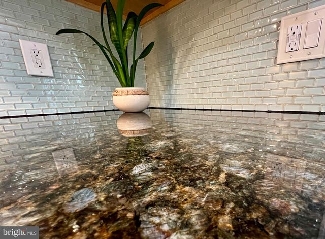 4 RUNNING BROOK RD W, Ewing, NJ 08638