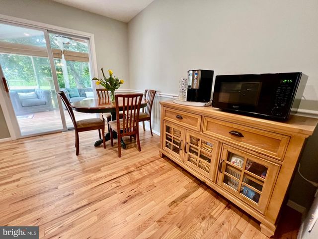 4 RUNNING BROOK RD W, Ewing, NJ 08638