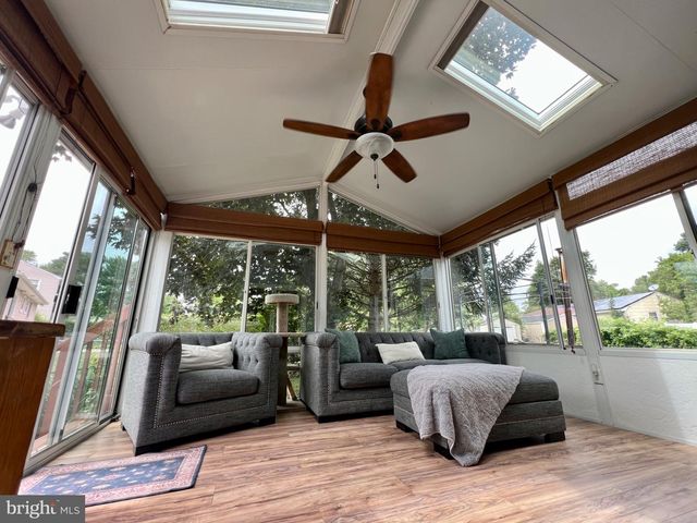 4 RUNNING BROOK RD W, Ewing, NJ 08638