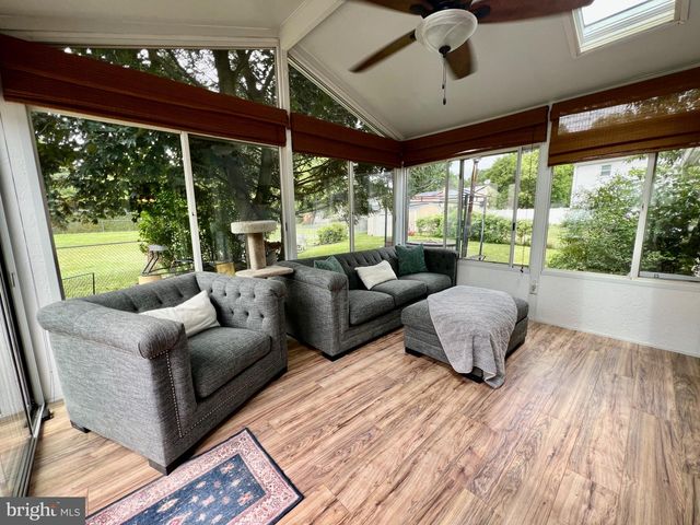 4 RUNNING BROOK RD W, Ewing, NJ 08638