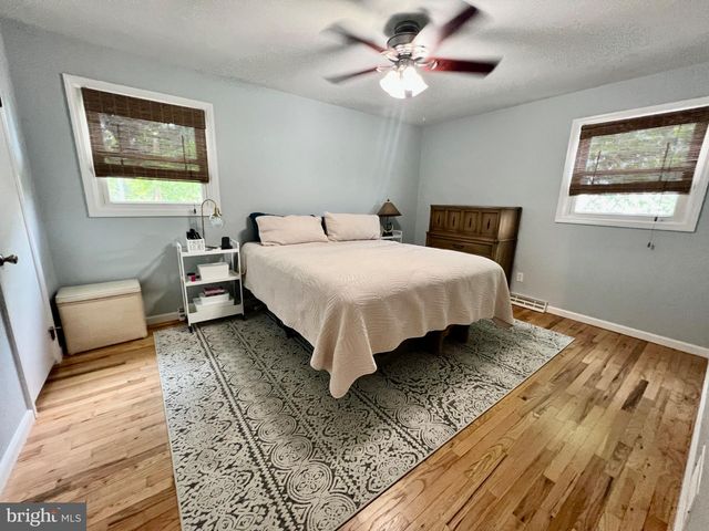 4 RUNNING BROOK RD W, Ewing, NJ 08638