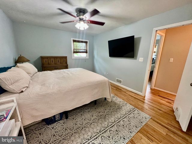 4 RUNNING BROOK RD W, Ewing, NJ 08638