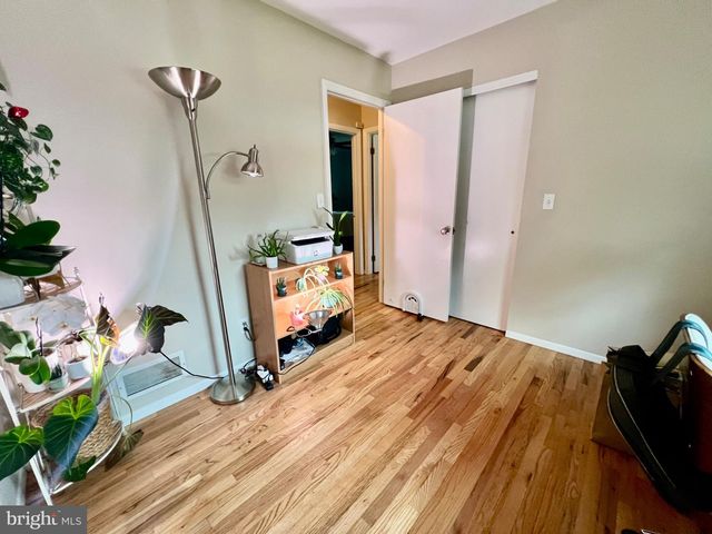 4 RUNNING BROOK RD W, Ewing, NJ 08638