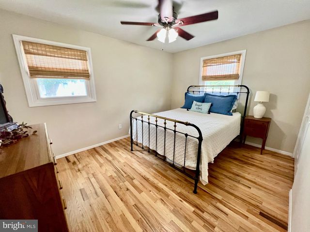 4 RUNNING BROOK RD W, Ewing, NJ 08638