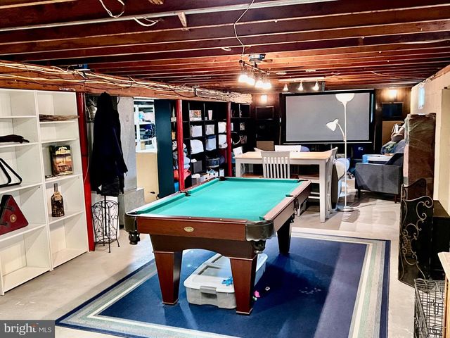 4 RUNNING BROOK RD W, Ewing, NJ 08638