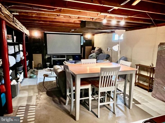 4 RUNNING BROOK RD W, Ewing, NJ 08638