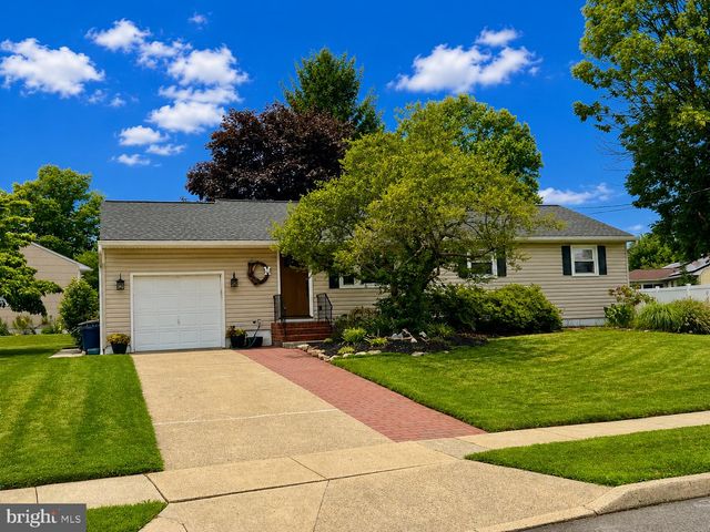 4 RUNNING BROOK RD W, Ewing, NJ 08638