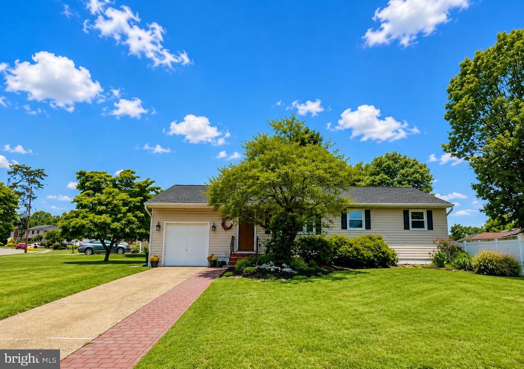 4 RUNNING BROOK RD W, Ewing, NJ 08638
