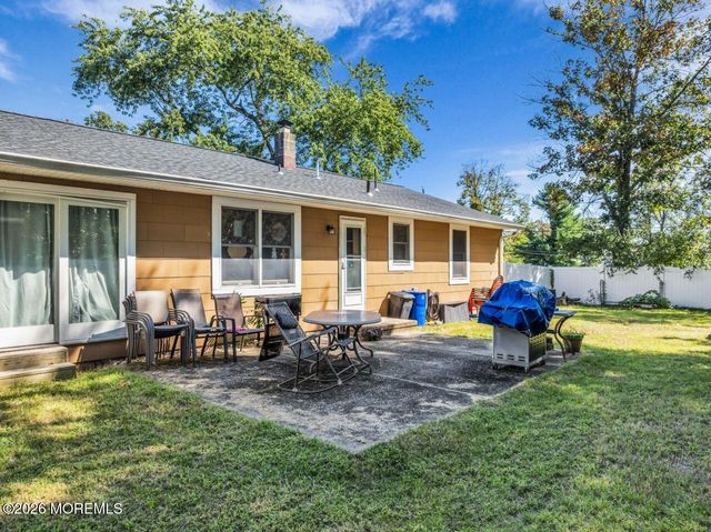 451 Beacon Street, Toms River, NJ 08757