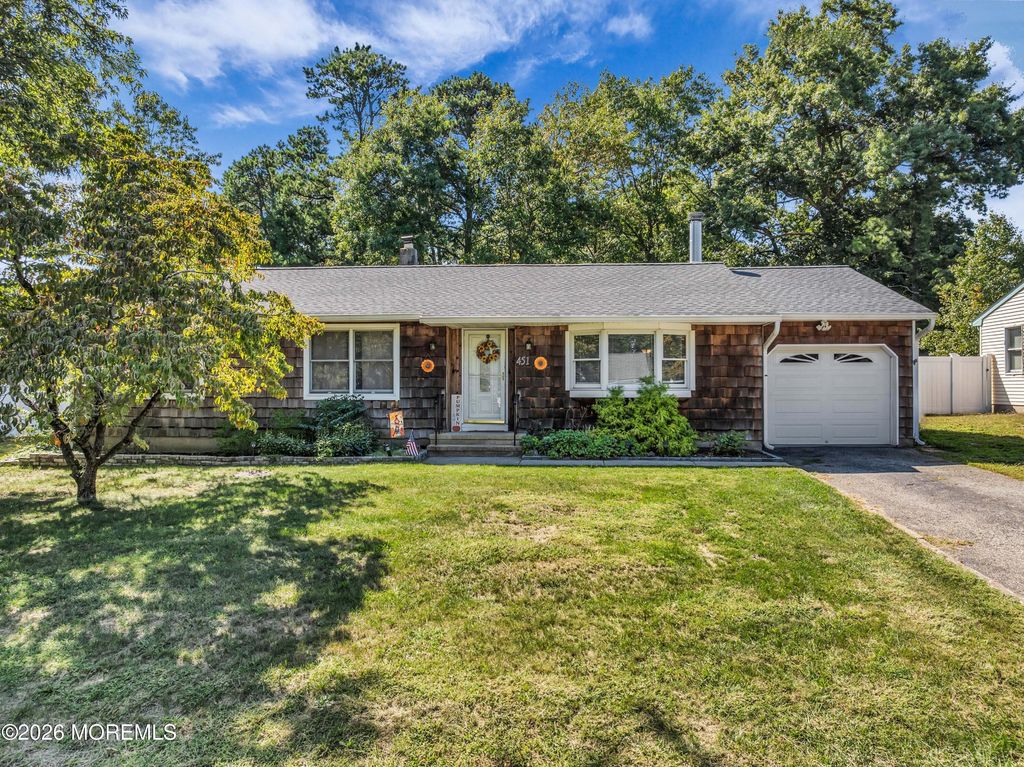 451 Beacon Street, Toms River, NJ 08757