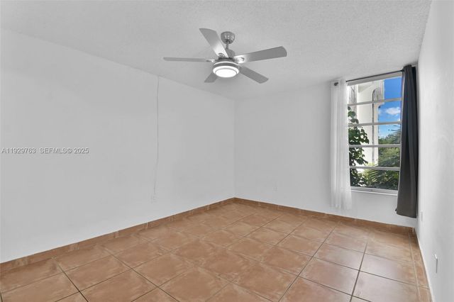 9682 Fontainebleau Blvd 306, Miami, FL 33172