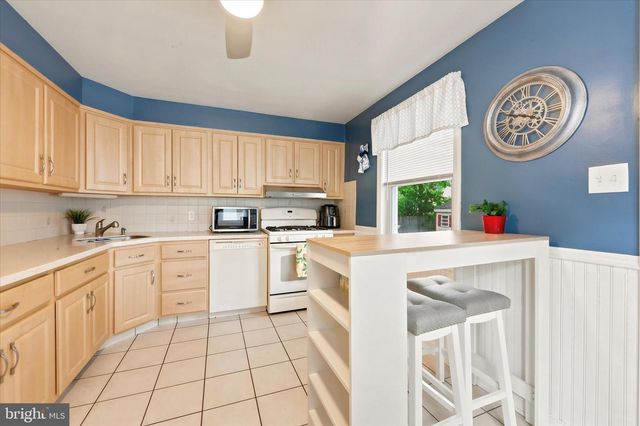 412 HAZEL AVE, Folsom, PA 19033