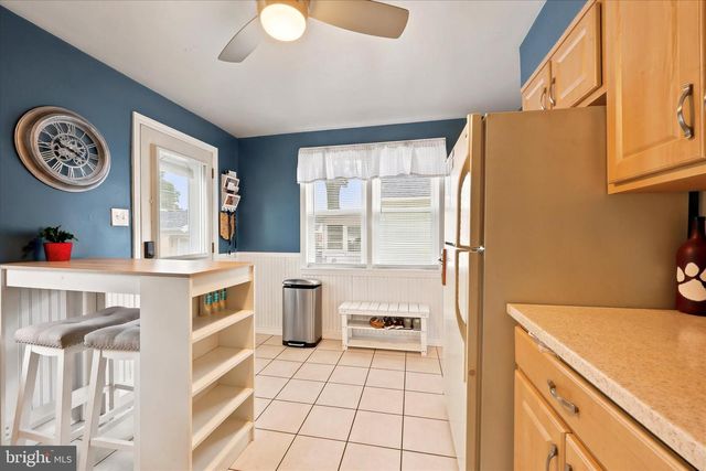 412 HAZEL AVE, Folsom, PA 19033