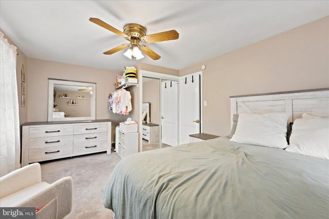 412 HAZEL AVE, Folsom, PA 19033