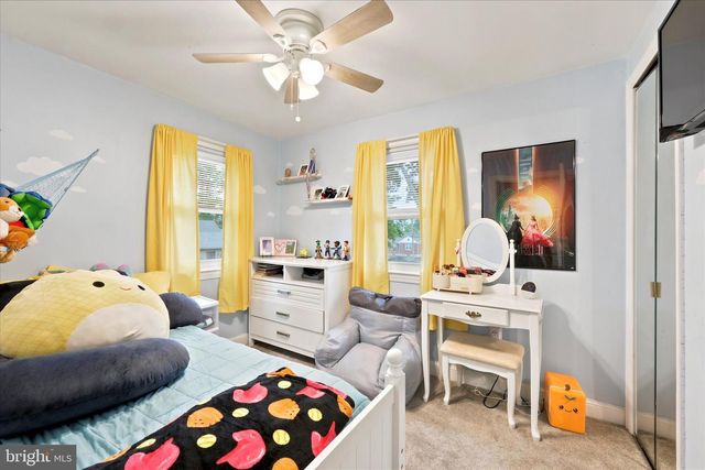 412 HAZEL AVE, Folsom, PA 19033
