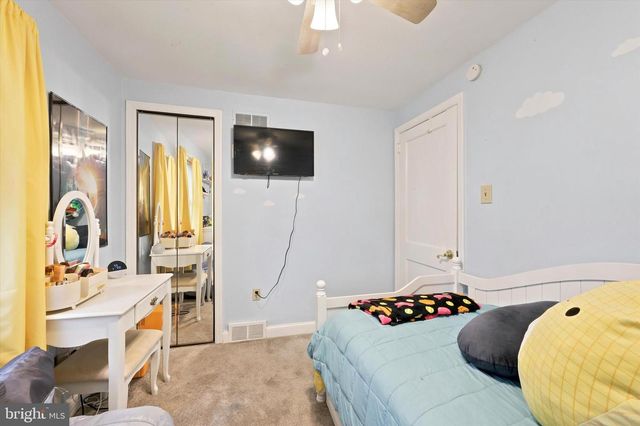 412 HAZEL AVE, Folsom, PA 19033